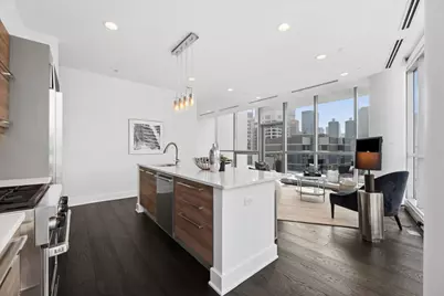 110 W Superior Street #1602, Chicago, IL 60654 - Photo 12