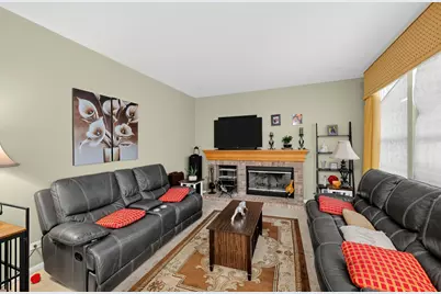18499 W Springwood Drive, Grayslake, IL 60030 - Photo 6