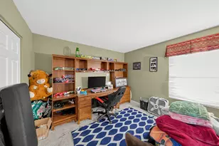 18499 W Springwood Dr, Grayslake, IL 60030 - Photo 10