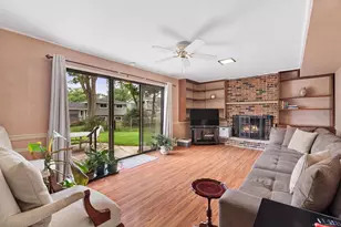 17W467 Portsmouth Dr, Darien, IL 60561 - Photo 16