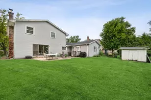 17W467 Portsmouth Dr, Darien, IL 60561 - Photo 4
