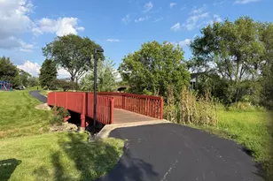 17W467 Portsmouth Dr, Darien, IL 60561 - Photo 32