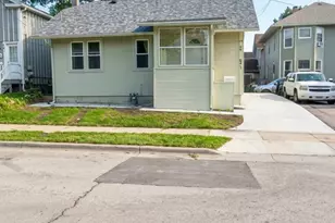 257 Franklin Blvd, Elgin, IL 60120 - Photo 1