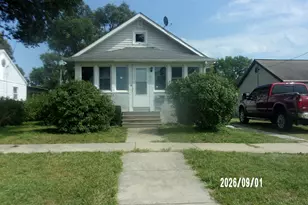 816 S Fifth Street S, Hoopeston, IL 60942 - Photo 1
