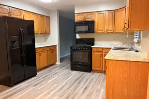 5431 Ebony Ct, Gurnee, IL 60031 - Photo 4