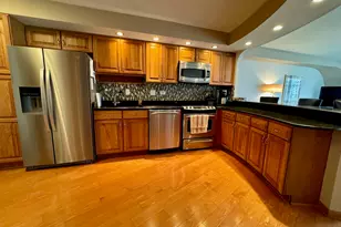 300 N State St, Chicago, IL 60654 - Photo 4