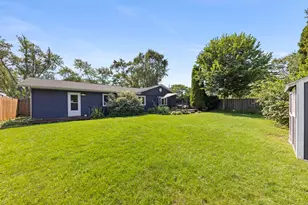 724 E Baldwin Rd, Palatine, IL 60074 - Photo 16