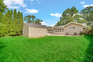 1106 Sumner St, Wheaton, IL 60189 - Photo 24