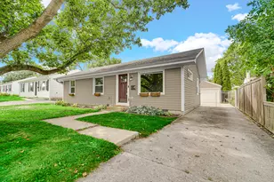 1106 Sumner St, Wheaton, IL 60189 - Photo 2