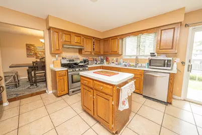 1126 Harvest Drive, Shorewood, IL 60404 - Photo 4