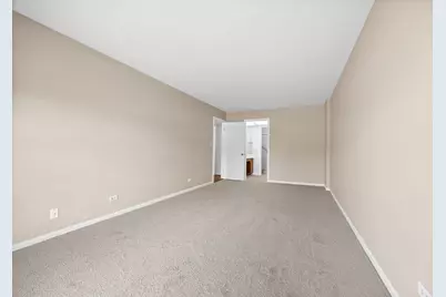 124 Carriage Way Drive #B109, Burr Ridge, IL 60527 - Photo 16