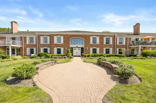 124 Carriage Way Dr, Burr Ridge, IL 60527 - Photo 1