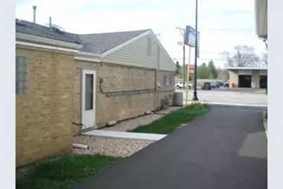 138 W Irving Park Road #1, Wood Dale, IL 60191 - Photo 6