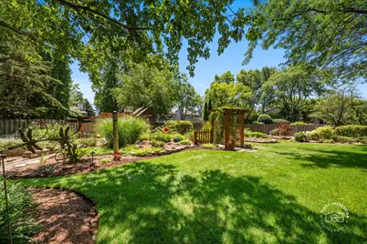 808 Lyndhurst Court, Naperville, IL 60563 - Photo 4