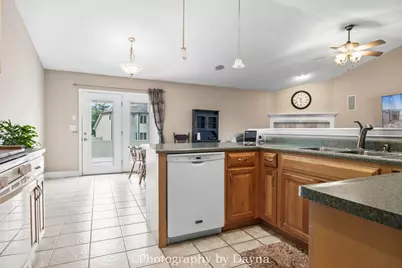 1725 Hunters Run Drive, Bourbonnais, IL 60914 - Photo 10