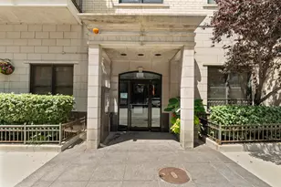 520 N Halsted St, Chicago, IL 60642 - Photo 2