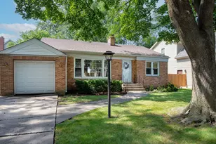334 Spruce St, Glenview, IL 60025 - Photo 2