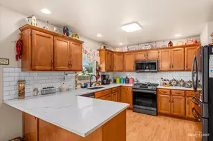 1932 Taller Rd, Morris, IL 60450 - Photo 6