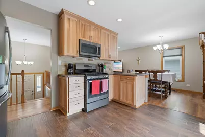 152 S Lancaster Drive, Bolingbrook, IL 60440 - Photo 4