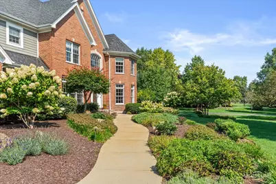 11N600 Hunter Trail, Elgin, IL 60124 - Photo 2