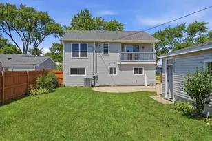 163 W Manchester Dr, Wheeling, IL 60090 - Photo 22