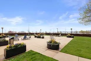155 N Harbor Dr, Chicago, IL 60601 - Photo 22