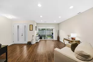 106 Bishop Quarter Ln, Oak Park, IL 60302 - Photo 6