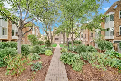 106 Bishop Quarter Lane #0, Oak Park, IL 60302 - Photo 2