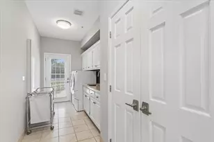 9200 Falling Waters Dr, Burr Ridge, IL 60527 - Photo 32