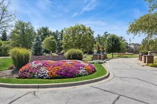 9200 Falling Waters Dr, Burr Ridge, IL 60527 - Photo 2
