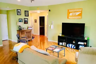 77 N Quentin Rd, Palatine, IL 60067 - Photo 2