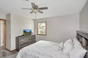 365 N Elm St, Herscher, IL 60941 - Photo 12