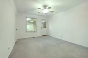 784 Leicester Rd, Elk Grove Village, IL 60007 - Photo 12
