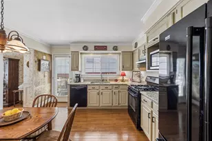 18846 Queens Rd, Homewood, IL 60430 - Photo 10