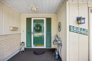 18846 Queens Rd, Homewood, IL 60430 - Photo 2