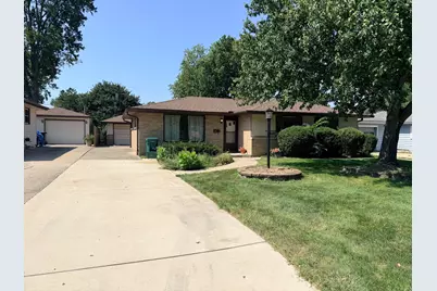 1113 Lincoln Avenue, Ottawa, IL 61350 - Photo 1
