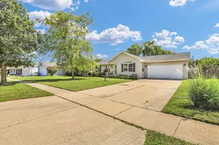 3303 Old Warson Rd, Champaign, IL 61822 - Photo 2