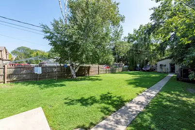 1033 W Atlantic Avenue, Waukegan, IL 60085 - Photo 34