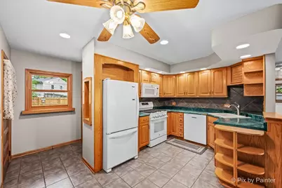 364 E Lincoln Avenue, Glendale Heights, IL 60139 - Photo 6