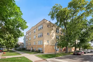3224 W Berteau Ave, Chicago, IL 60618 - Photo 1