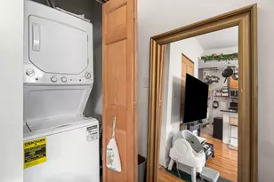 3224 W Berteau Ave, Chicago, IL 60618 - Photo 14