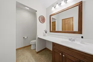 3250 Ronan Dr, Lake in the Hills, IL 60156 - Photo 24