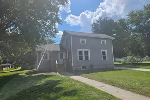 1211 W 5th St, Rock Falls, IL 61071 - Photo 2