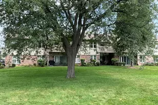 1206 Streamwood Ln, Vernon Hills, IL 60061 - Photo 2