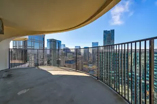 300 N State St, Chicago, IL 60654 - Photo 18