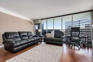 300 N State St, Chicago, IL 60654 - Photo 10
