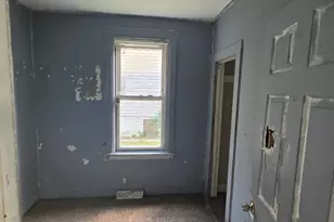 11936 S Prairie Ave, Chicago, IL 60628 - Photo 4