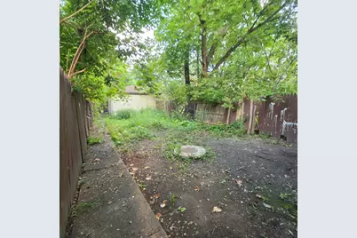 11936 S Prairie Avenue, Chicago, IL 60628 - Photo 2