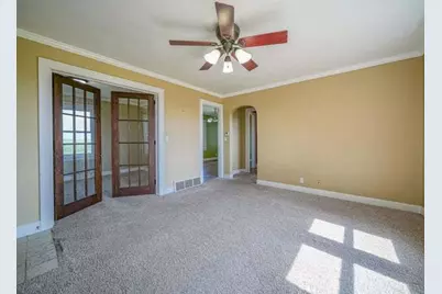 927 N Valentine Road, Polo, IL 61064 - Photo 6