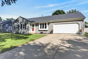 16 Sherwick Rd, Oswego, IL 60543 - Photo 4